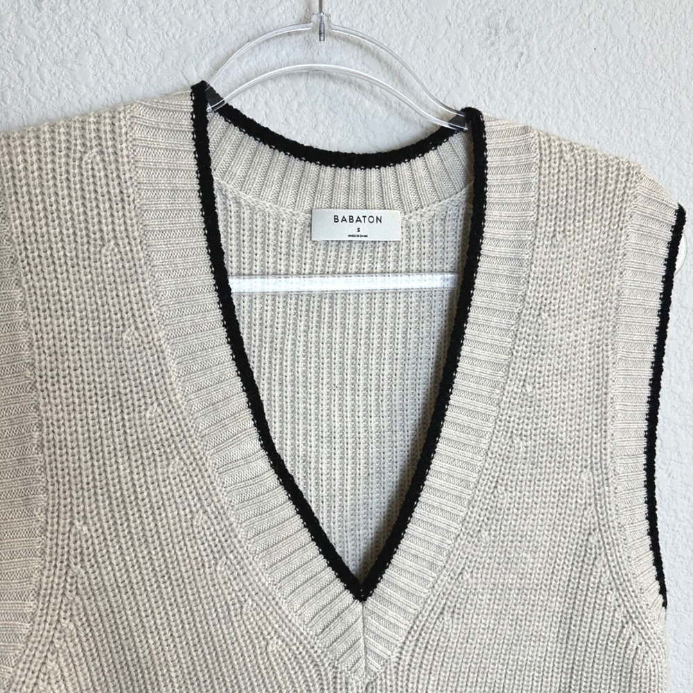 Babaton Aritzia 100% Merino Wool V-Neck Sweater Vest Long Cream Black Small